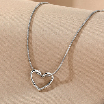 Niche Hollow Heart Necklace supplier gallery image 7