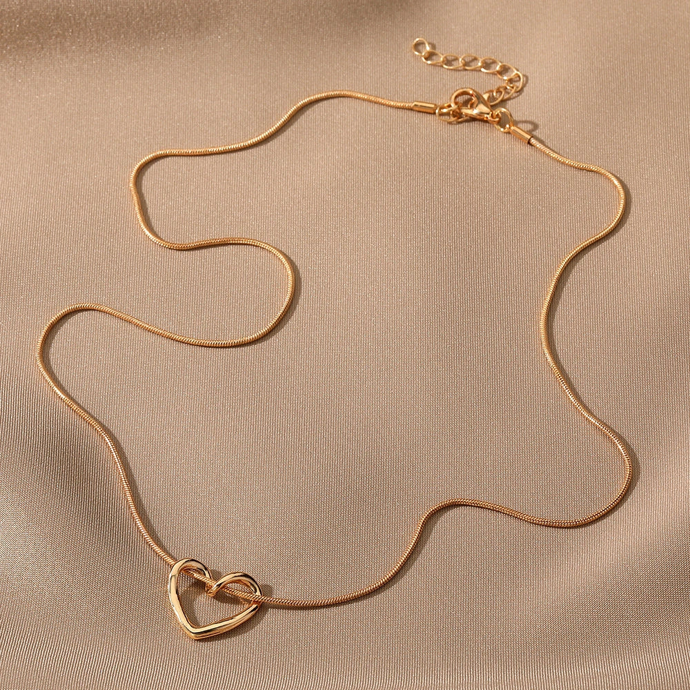 Niche Hollow Heart Necklace supplier gallery image 10