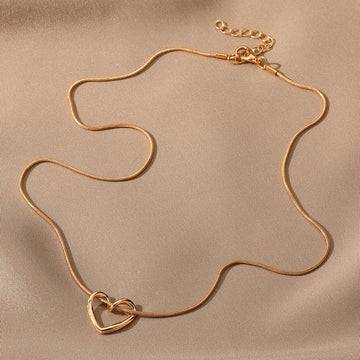 Niche Hollow Heart Necklace supplier gallery image 4